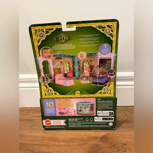 Wicked So Popular Dorm Playset - Picture 2 of 2